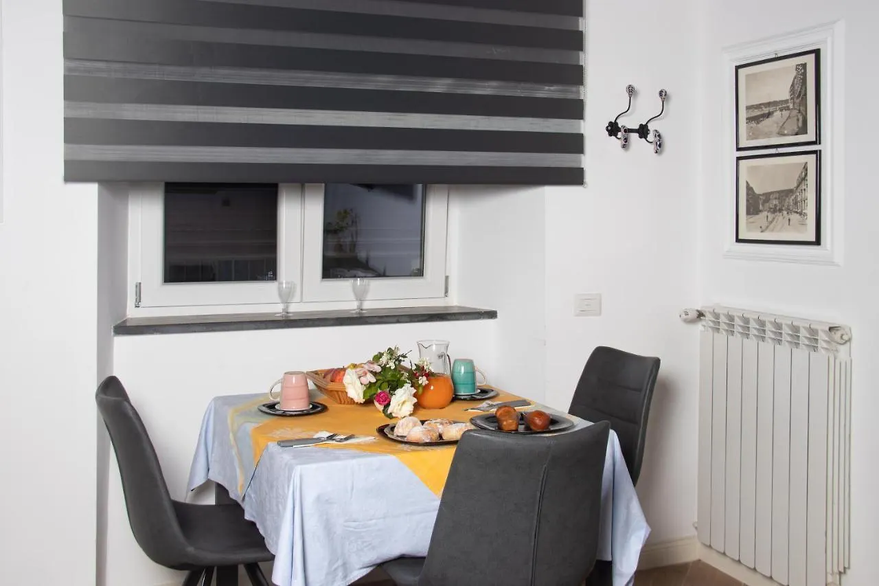 Apartment Toledo Alley Naples